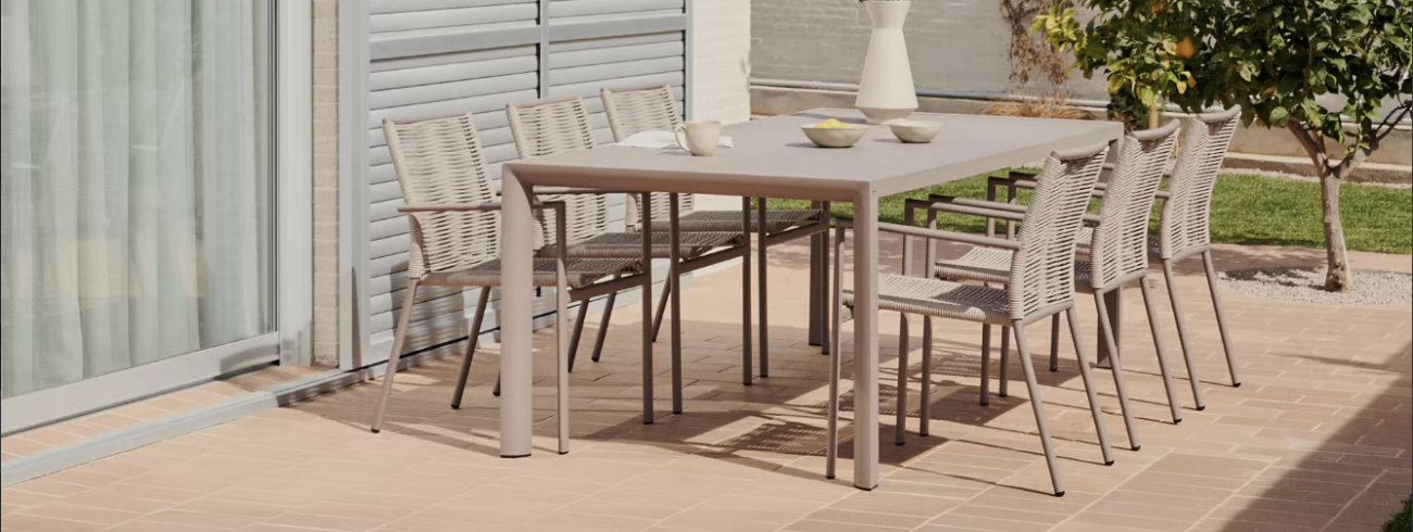 Udendørs spisebord og spisebordsstole