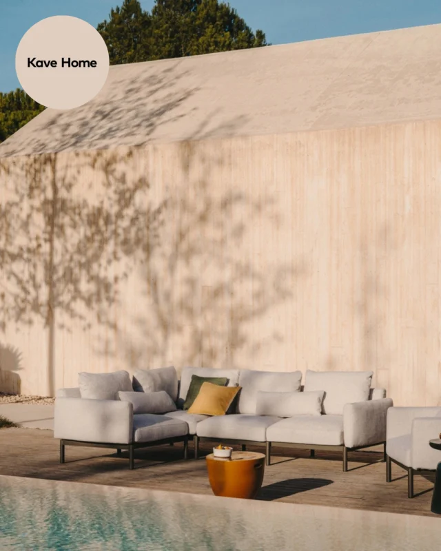 NYHED! Sorells-serien fra Kave Home er lige landet, og se lige denne smukke 5-sæders hjørnesofa i moduler! 😍⁠
Sorells-serien kombinerer praktisk funktionalitet med et sofistikeret design, der gør den velegnet til både privat og kontraktbrug, både indendørs og i overdækkede udendørs områder 🤎
