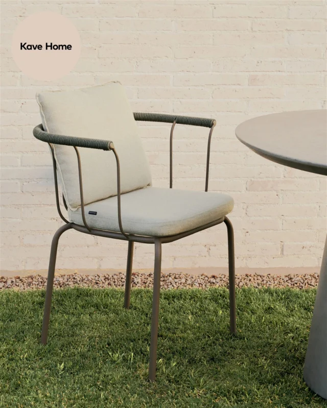Salguer udendørsstol i brun/beige fra Kave Home 😍