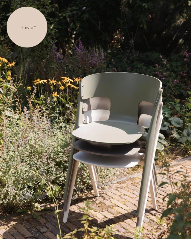 Horizon udendørs spisebordsstole fra Zuvier. De fåes i farverne offwhite, stengrå og taupe 😍