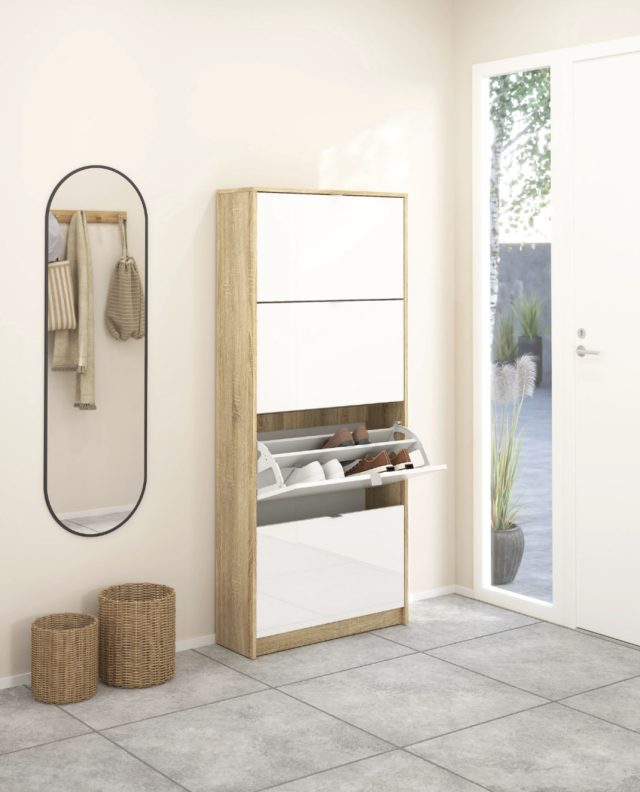 ✨ Vesterholm-kampagnen slutter i morgen den 31. – du kan stadig nå det! ✨⁠
Se det fine Havn skoskab, som fås i 5 forskellige varianter og med 3 eller 4 rum 🤍🤎🩶🖤⁠
Hvilken passer bedst ind i dit hjem?⁠
⁠
Find skoskabet på Likehome.dk ✨⁠
⁠
❗️ Bliv en del af kundeklubben og få:⁠
10 % rabat på alle varer, loyalitetspoints og 3 års reklamationsret 💛⁠
#entréinspiration #entréindretning #opbevaring #nordicentry #spejldesign #boliginspiration #hjemmedetaljer #skandinaviskdesign #entréstyle #velkommenhjem