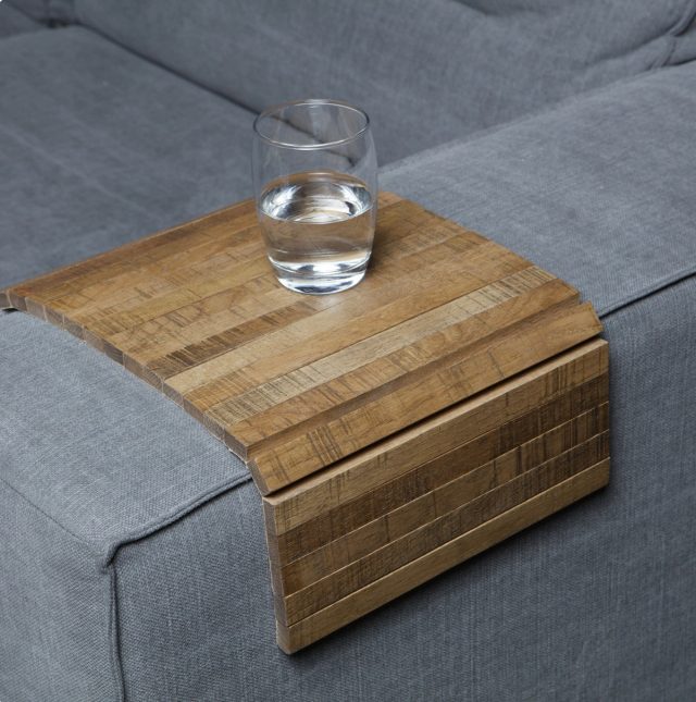 ✨ Bestseller fra WOOOD ✨⁠
⁠
Den fleksible armlænsbakke i egetræ kombinerer funktion og æstetik i et stilrent og minimalistisk design.⁠
Bakken har et naturligt udtryk og passer perfekt ind i et nordisk hjem, hvor både praktiske løsninger og æstetik er i fokus 🤎⁠
⁠
Armlænsbakken kan fås i lys natur, natur og sort, så den nemt kan matches med din sofa og indretning.⁠
Perfekt til drikkevarer, snacks eller små interiørdetaljer i stuen.⁠
⁠
Find armlænsbakken på Likehome.dk ✨⁠
⁠
❗️ Bliv en del af kundeklubben og få:⁠
10 % rabat på alle varer, loyalitetspoints og 3 års reklamationsret ✨⁠
⁠
#stueindretning #stueinspiration #hyggehjørne #nordicliving #sofastyle #stuedesign #interiør #boliginspiration #skandinaviskdesign #hygge⁠