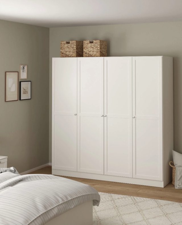 ❗️Kampagne med 15% på Vesterholm❗️⁠
⁠
Billund garderobeskabet er en del af vores kampagne med Vesterholm 🤍⁠
Et stilrent og rummeligt garderobeskab med 4 døre og et enkelt nordisk udtryk. Perfekt til soveværelset eller entréen.⁠
⁠
Kampagnen gælder til 30/3 ✨⁠
⁠
Find Billund garderobeskabet på likehome.dk ✨⁠
⁠
⁠
#soveværelsesinspiration #soveværelsesdesign #bedroomgoals #nordicbedroom #boliginspiration #skandinaviskdesign #bedroomstyle #hjemmehygge #soveværelsesdetaljer #sengetid ⁠
#entréinspiration #entréindretning #opbevaring #nordicentry #entréstyle #velkommenhjem