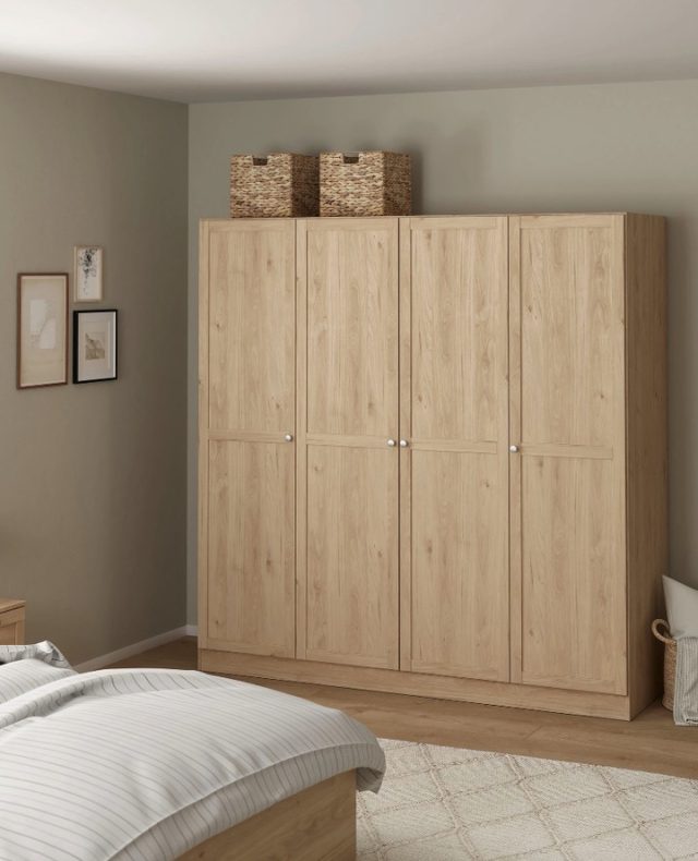 ❗️Kampagne med 15% på Vesterholm❗️⁠
⁠
Billund garderobeskabet er en del af vores kampagne med Vesterholm🪐⁠
Et stilrent og rummeligt garderobeskab med 4 døre i den varme træfarve Jackson Hickory.⁠
⁠
Kampagnen gælder til 30/3 ✨⁠
⁠
Find Billund garderobeskabet på likehome.dk ✨⁠
⁠
⁠
#soveværelsesinspiration #soveværelsesdesign #bedroomgoals #nordicbedroom #boliginspiration #skandinaviskdesign #bedroomstyle #hjemmehygge #soveværelsesdetaljer #sengetid ⁠
#entréinspiration #entréindretning #opbevaring #spejldesign #entréstyle #velkommenhjem