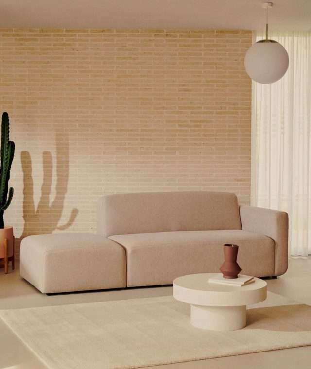 🍊Sofabord i enkelt design i cement🍊⁠
⁠
Aiguablava sofabordet fra Kave Home har et rent og minimalistisk udtryk 🤍⁠
Dette er den mindre udgave og findes også i en større størrelse.⁠
Kan bruges både indendørs og udendørs.⁠
Størrelse: H: 30 cm x B: 66 cm x L: 66 cm.⁠
⁠
Find det på likehome.dk ✨⁠
⁠
❗️ Bliv en del af kundeklubben og få:⁠
10 % rabat på alle varer, loyalitetspoints og 3 års reklamationsret ✨⁠
⁠
⁠
#stueindretning #stueinspiration #hyggehjørne #nordicliving #sofastyle #stuedesign #interiør #boliginspiration #skandinaviskdesign #hygge⁠