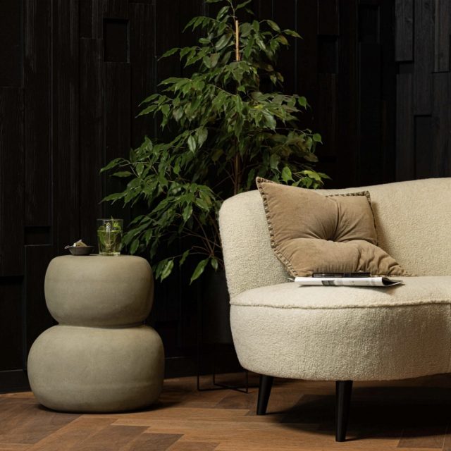 ❗️Forårskampagne med 15% på WOOOD❗️⁠
⁠
Der er 15% på et stort udvalg af varer fra WOOOD 🌿🪨⁠
Oda sofabordet i grågrøn nuance har et organisk og roligt udtryk med et moderne betonlook.⁠🩶⁠
⁠
Perfekt til et naturligt og stilrent hjem - både inde og ude ✨⁠
⁠
Kampagnen gælder til og med den 19/4 🩶⁠
⁠
Find det og mere på likehome.dk ✨⁠
⁠