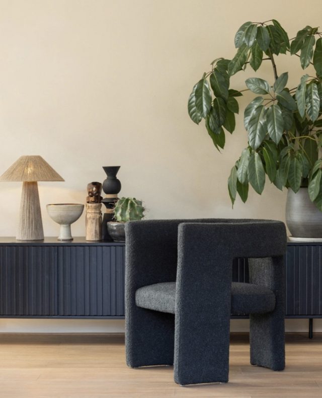 ❗️Forårskampagne med 15% på WOOOD❗️⁠
⁠
Der er 15% på et stort udvalg af varer fra WOOOD 🐦‍⬛🖤⁠
Her ses Tiwa lænestolen i mørkegrå bouclé, et elegant og moderne design med blød komfort.⁠
⁠
Perfekt til afslapning og et stilrent udtryk i stuen.⁠
⁠
Kampagnen gælder til og med den 19/4 ✨⁠
⁠
Find det og mere på likehome.dk ✨⁠
⁠
⁠
#stueindretning #stueinspiration #hyggehjørne #nordicliving #sofastyle #stuedesign #interiør #boliginspiration #skandinaviskdesign #hygge #lænestol⁠