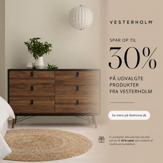 ✨ Spar op til 30 % på udvalgte produkter fra Vesterholm ✨⁠
⁠
Askø dobbelt kommoden forener smukke valnødsdetaljer med et tidløst design og masser af opbevaringsplads. Et møbel, der skaber ro og elegance i hjemmet 🤎⁠
⁠
Se hele Vesterholm-kollektionen på likehome.dk ✨⁠
⁠
🤍 Er produktet ikke allerede sat ned, kan du få 10 % rabat som medlem af Likehomes kundeklub.⁠
⁠
#vesterholm #kampagne #kommode #opbevaring #boliginspiration #interiør #likehome