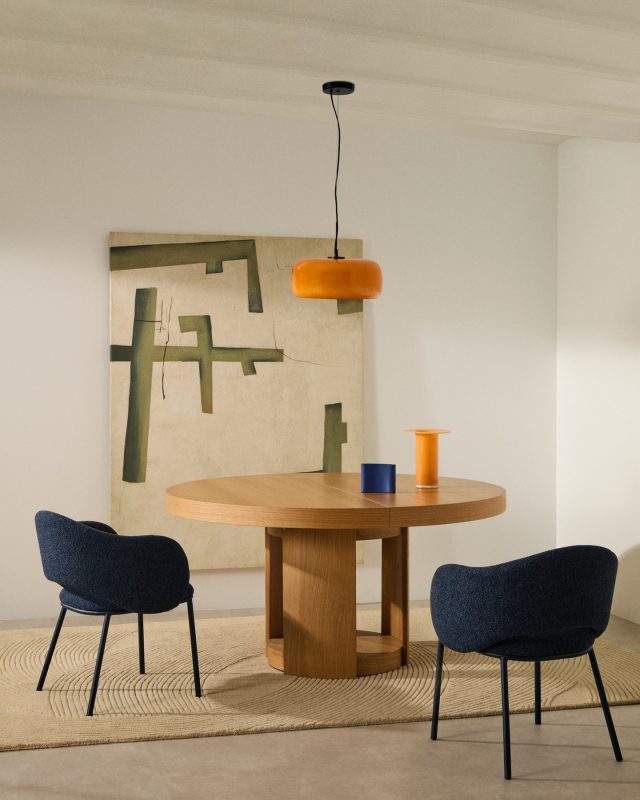 ✨ Ét bord. To størrelser. Masser af muligheder. ✨⁠
⁠
Artis spisebordet fra Kave Home har en smart udtræksfunktion, så du nemt kan gå fra hverdagsmiddag til middagsselskab på få øjeblikke – uden at gå på kompromis med designet 🤍⁠
⁠
Find det på likehome.dk.⁠
⁠
🤍 Bliv gratis medlem af Likehomes kundeklub og få 10 % rabat på produkter, der ikke allerede er sat ned.⁠
⁠
#kavehome #spisebord #udtræksbord #spisestue #boliginspiration #likehome